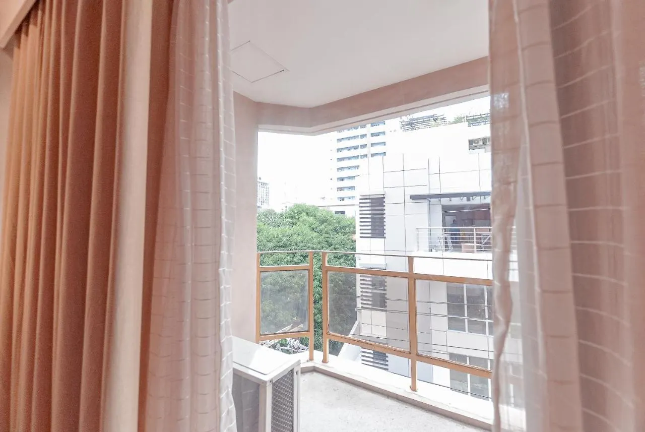 City Garden Suites Manila 3*,
