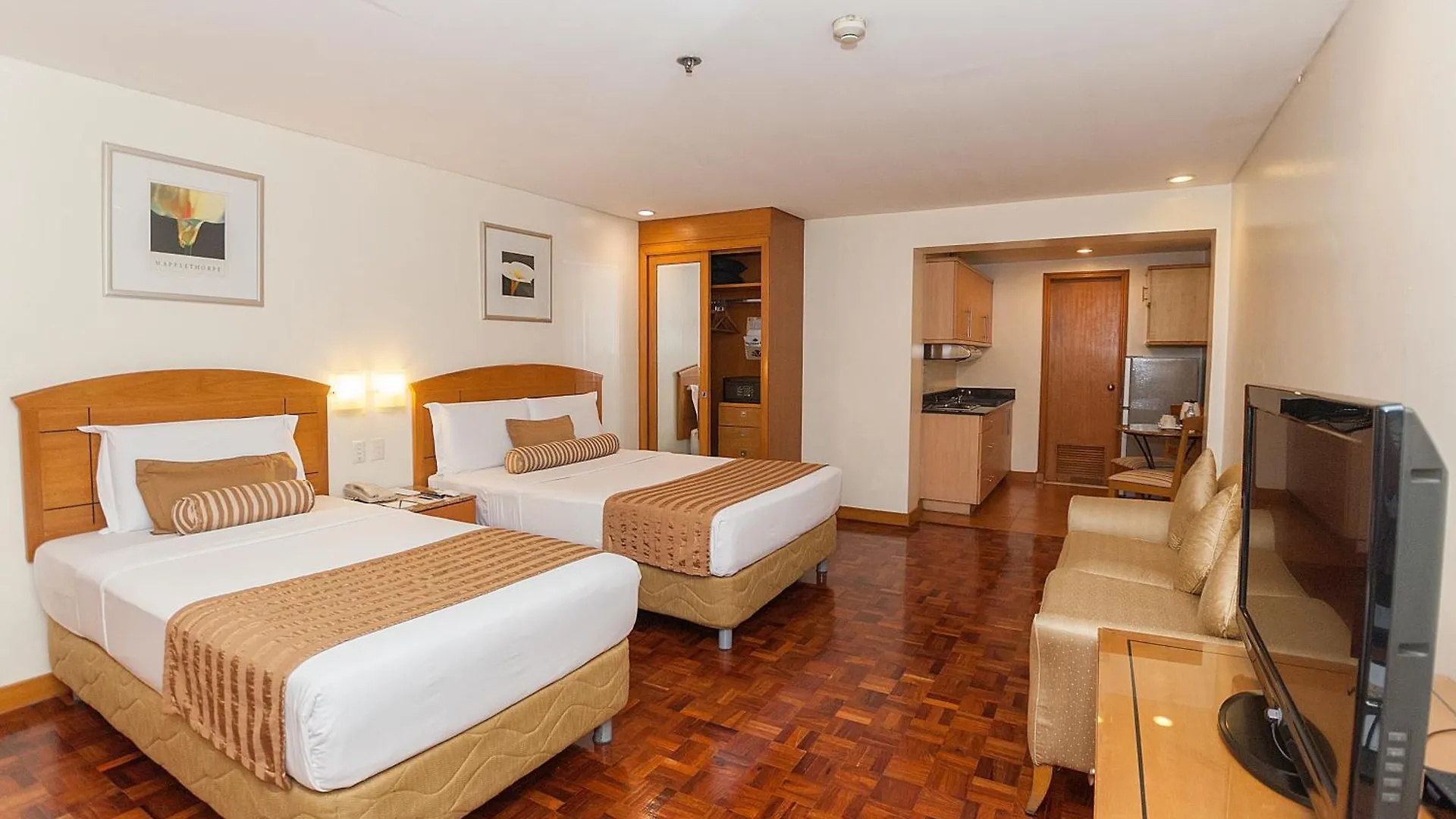 Hotel City Garden Suites Manila