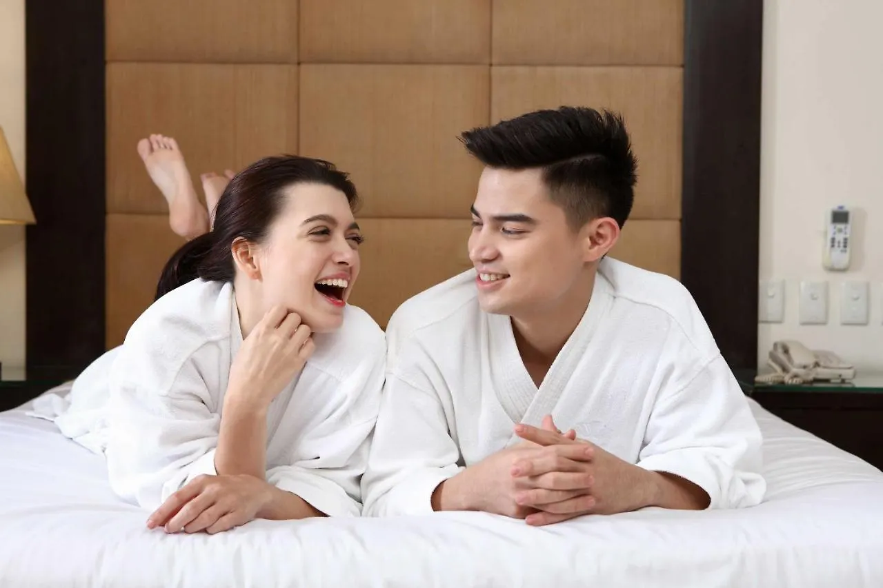 City Garden Suites Manila 3*,